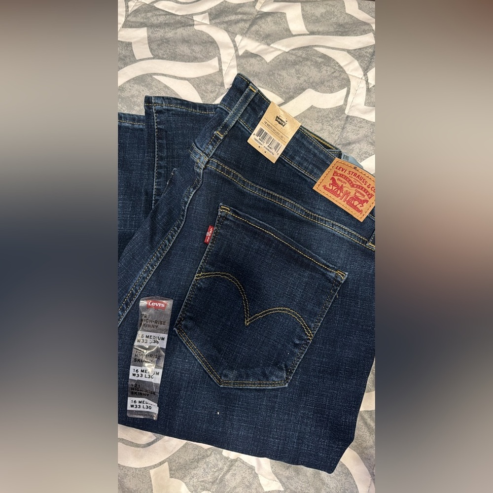 Levi’s size 16 skinny leg high waisted.